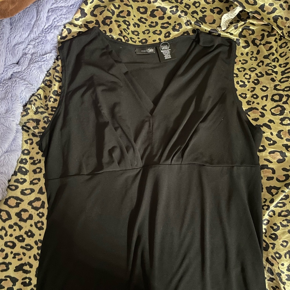 East 5th Black Sleeveless V-Neck Tank Top
